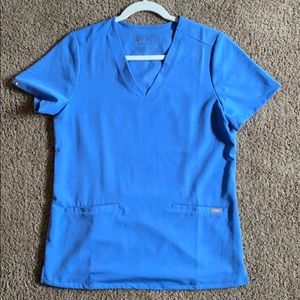 Ceil blue Figs scrub top